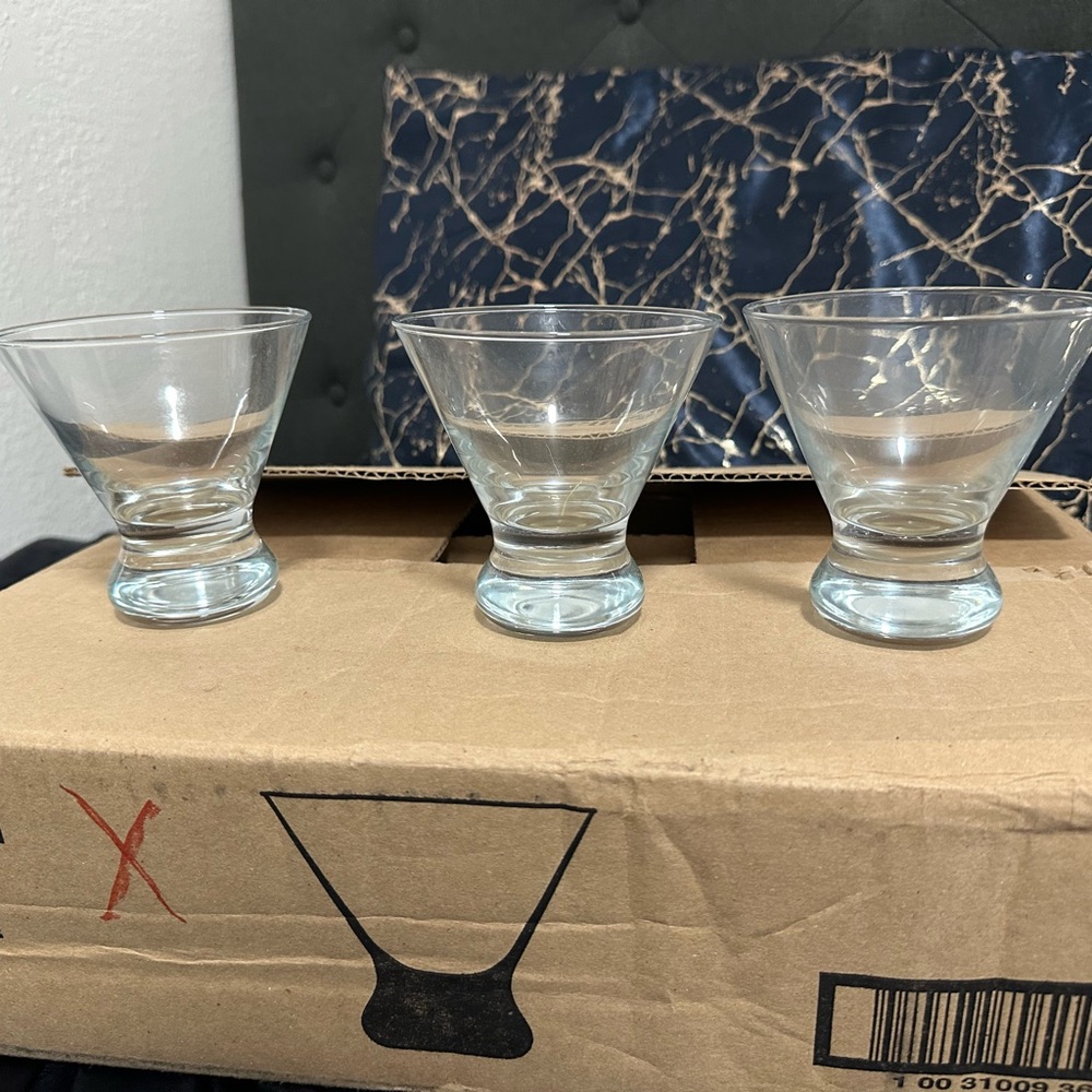 Elegant Clear Glass Tumbler Set